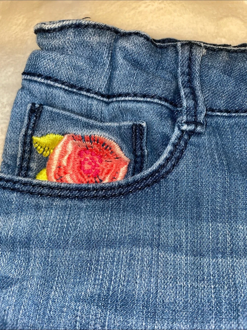 Gymboree Girls’ Size 8 Blue Denim Cuffed Shorts w/floral embroidery on pockets